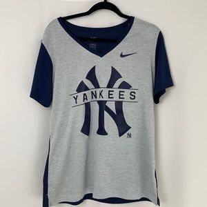Nike Dri-Fit Women’s V-Neck NYY Tee Sz XL